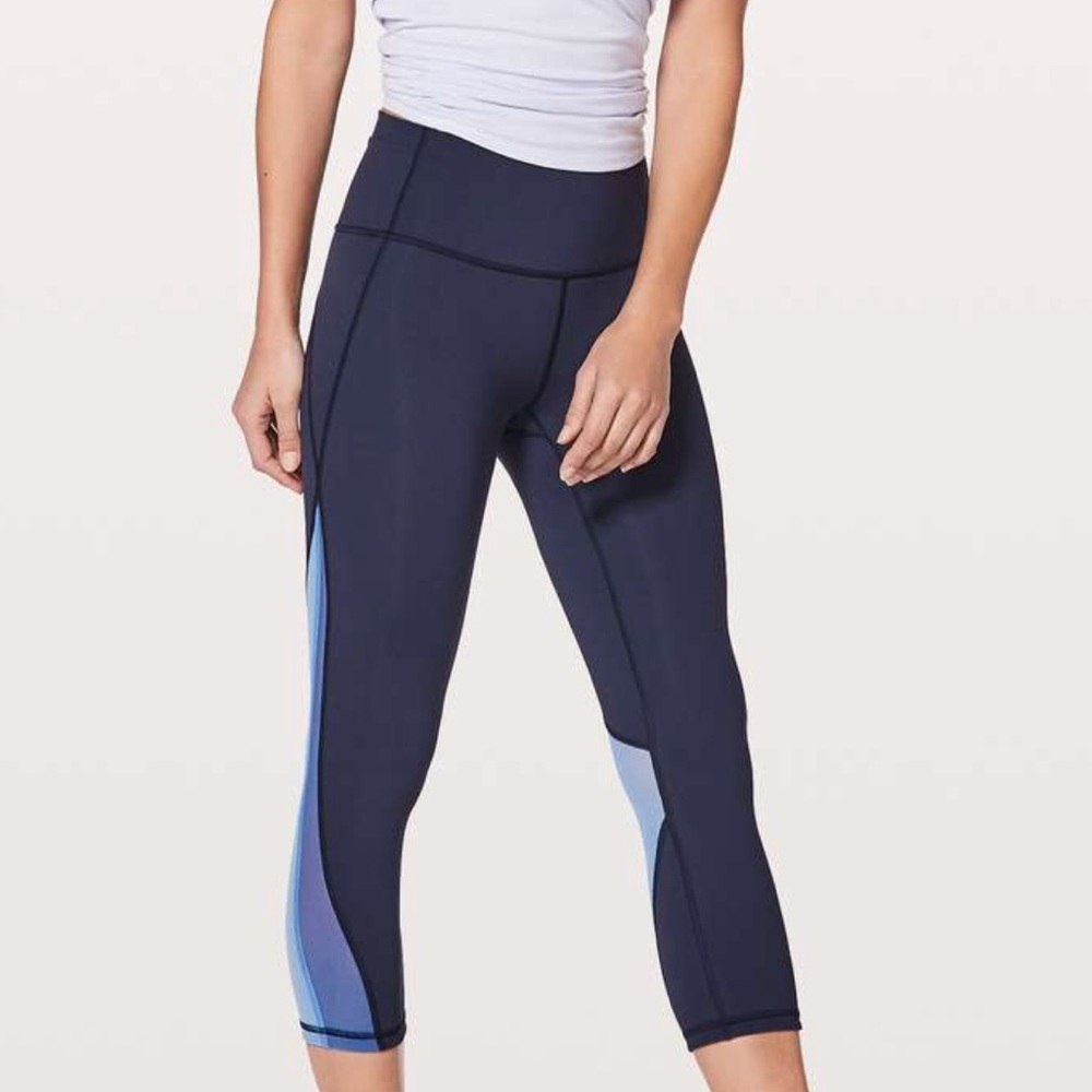 Lululemon Mix and Mesh crop 21”